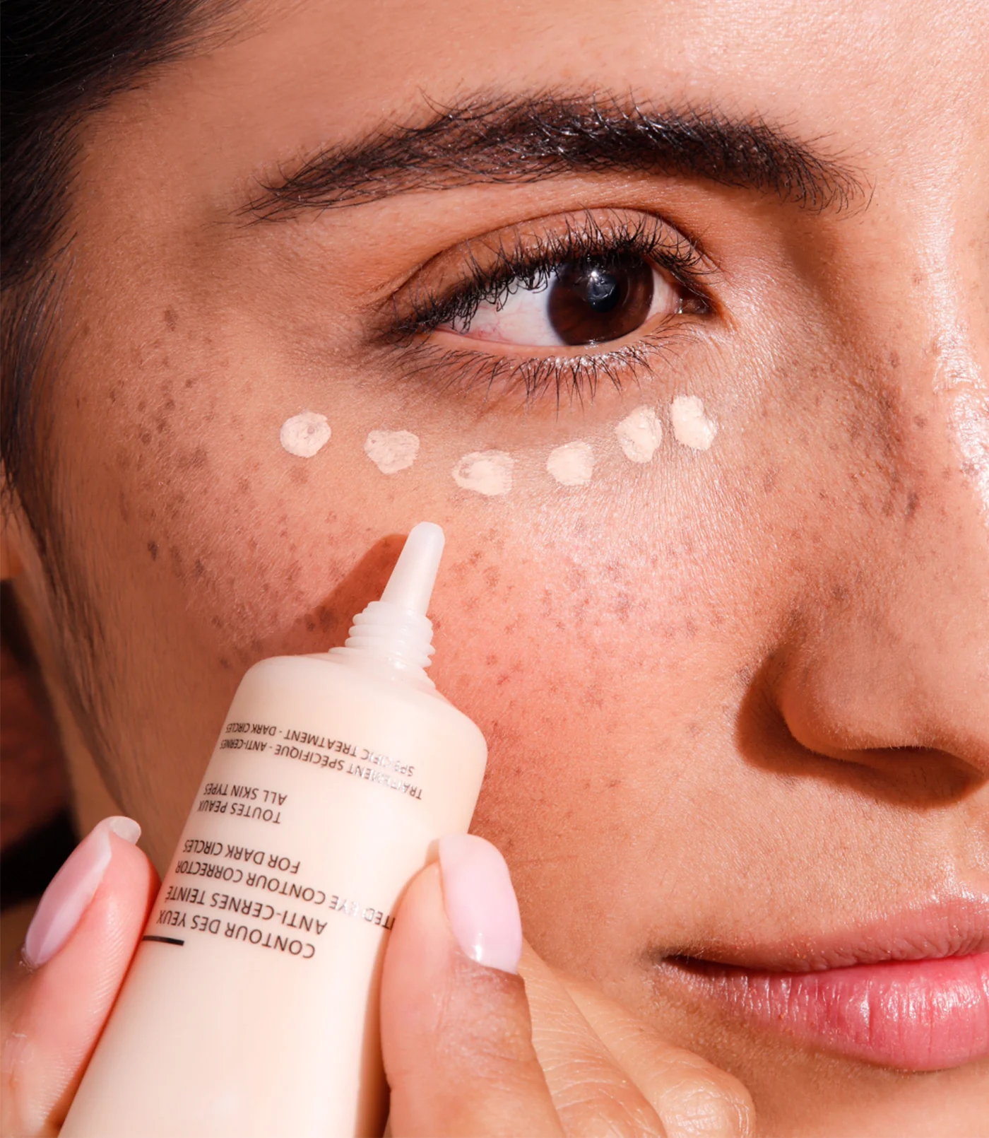 Contours des Yeux Anti-Cernes Teinte, tooniv ja hooldav silmakreem tumedatele silmaalustele 20ml - Image 2